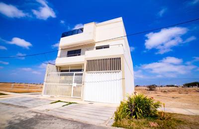 VENTA DE CASA DE 3 PISOS EN URB. LOS FICUS - PIMENTEL